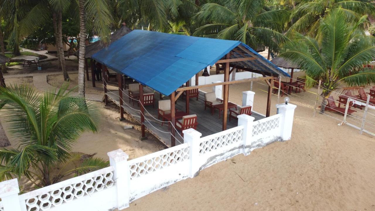 Charlestina Beach Resort Ampeni Exterior photo