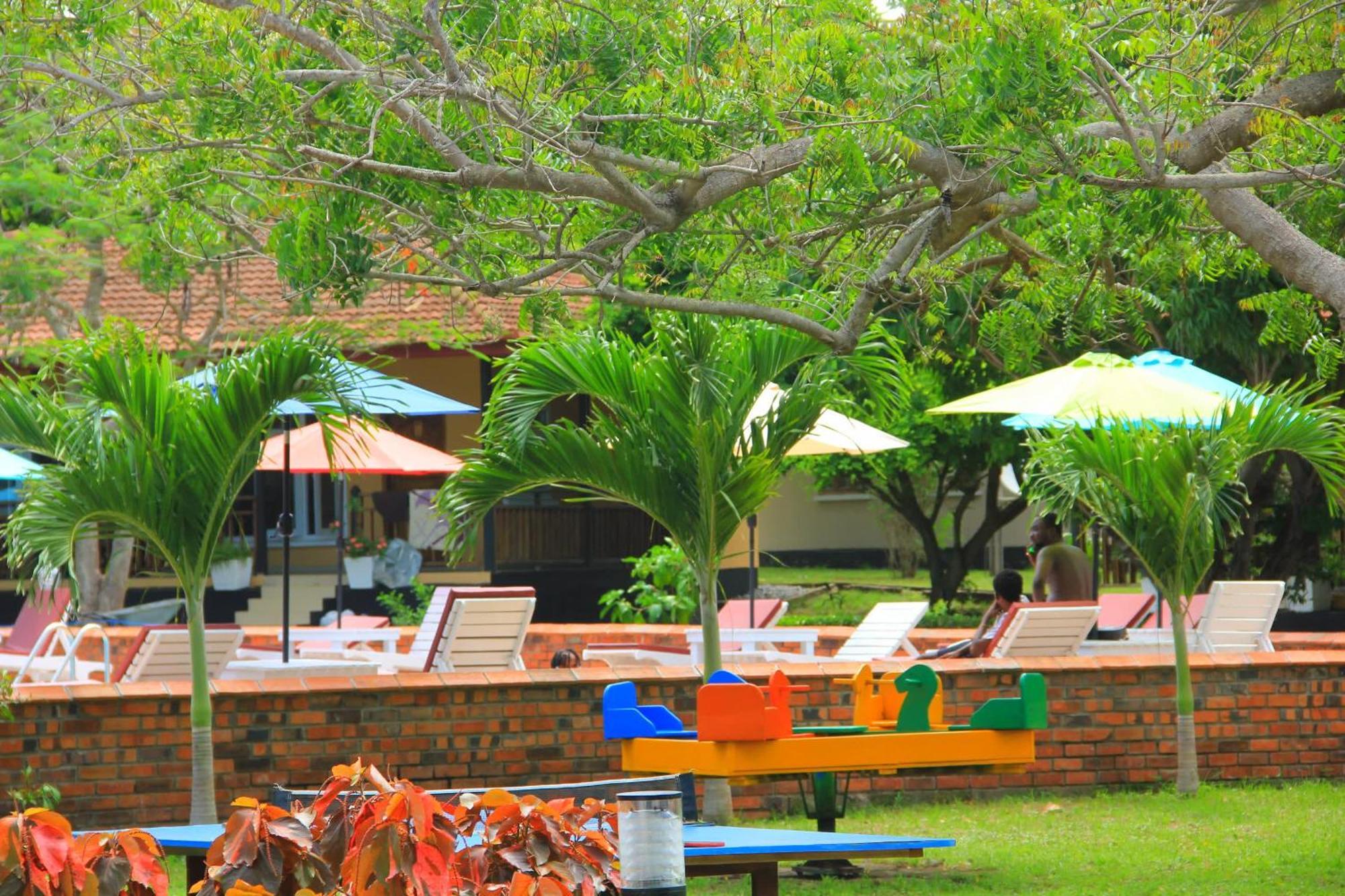 Charlestina Beach Resort Ampeni Exterior photo