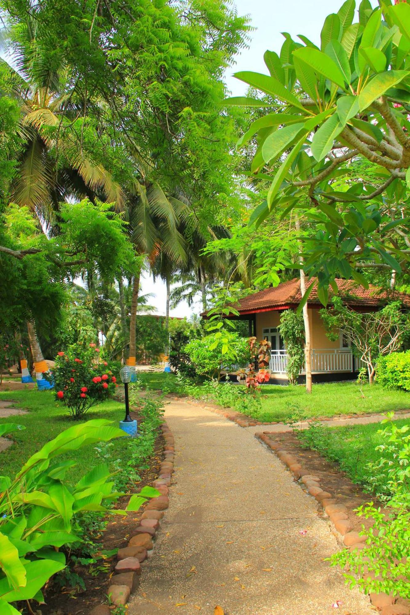 Charlestina Beach Resort Ampeni Exterior photo