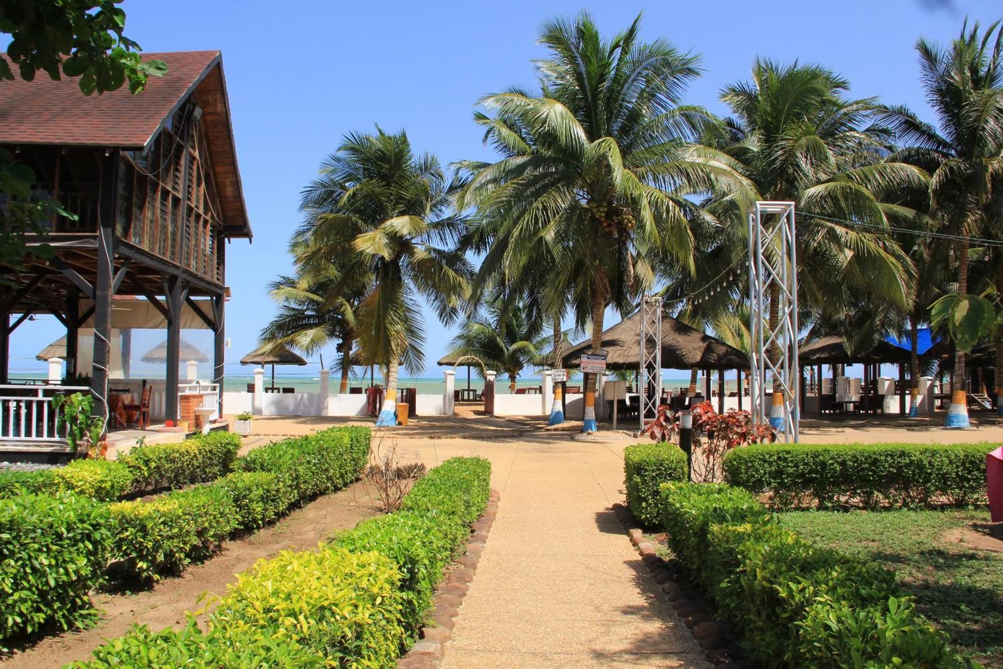Charlestina Beach Resort Ampeni Exterior photo